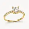Solitario Aura 0,60 ct en oro amarillo con diamante de laboratorio y diamantes laterales