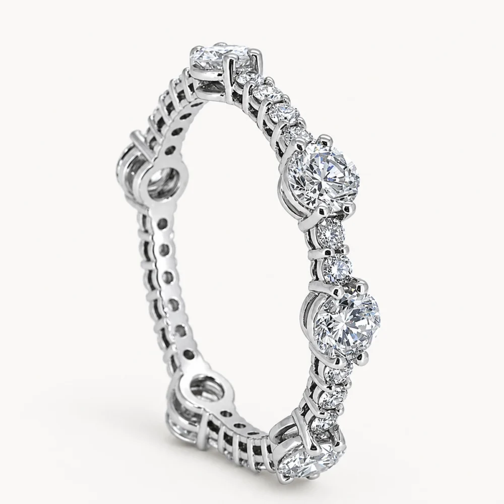 Anillo de platino con diamantes naturales talla brillante