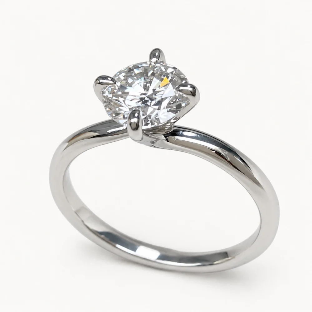 Solitario Nara 1 ct en platino 950 con diamante de laboratorio certificado por IGI