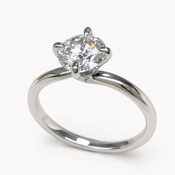 Solitario Nara 1 ct en platino 950 con diamante de laboratorio certificado por IGI