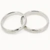 Pareja de alianzas de platino 950 con acabado martelu00e9 frozen