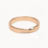 Alianza de boda plana de oro rosa con diseu00f1o infinito