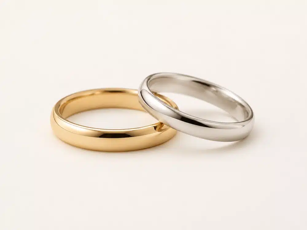 Alianzas de boda personalizadas en oro amarillo y metal blanco