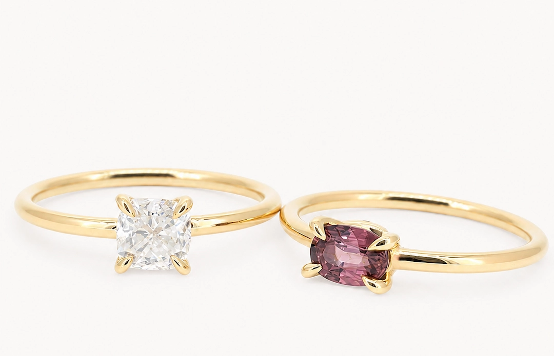 Anillos de compromiso de oro amarillo de 18 quilates y diamantes naturales