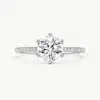 Solitario de platino con diamante de laboratorio de 1,80 ct y diamantes laterales